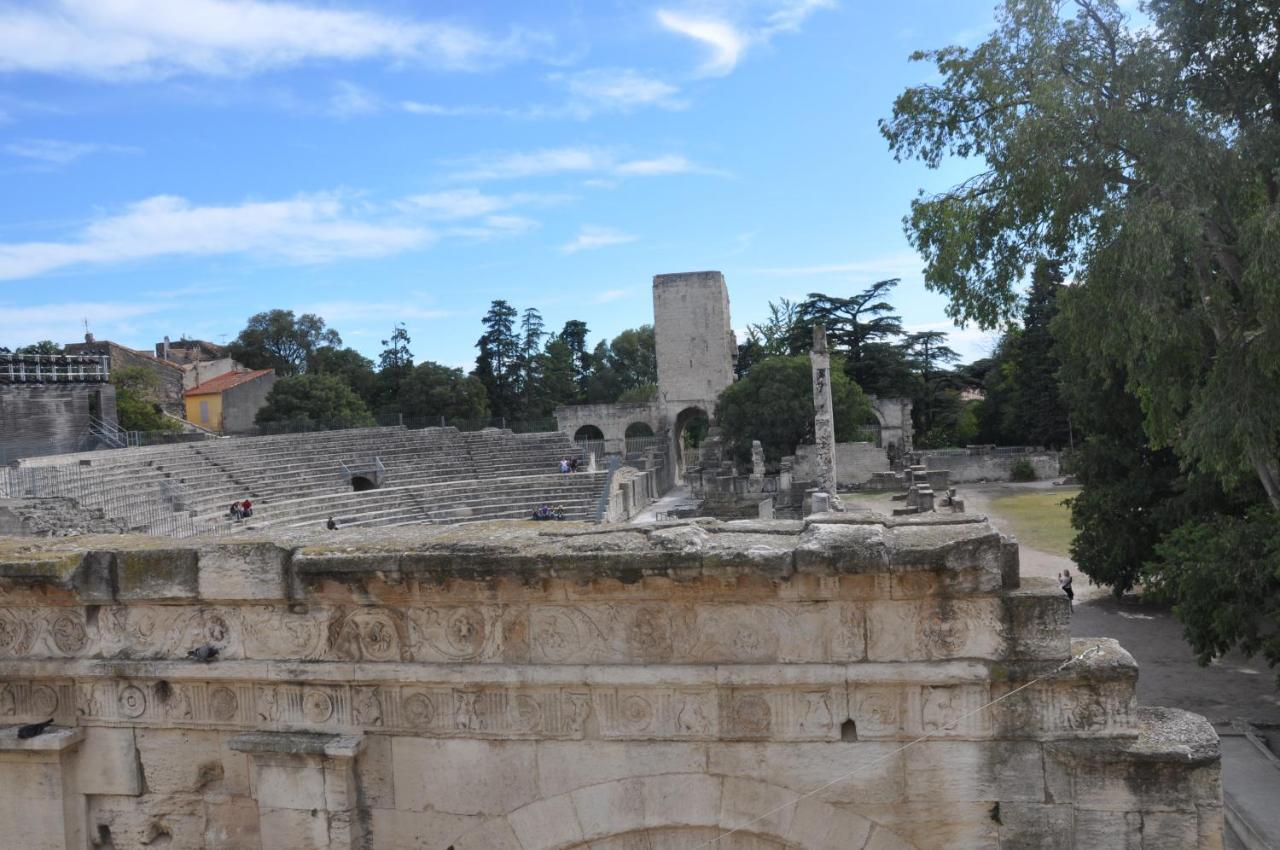 Holiday In Arles -Appartement Du Theatre Antique Екстериор снимка